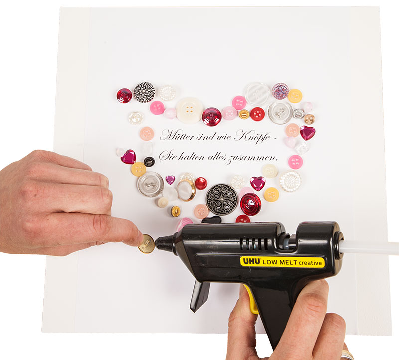 muttertag-knoepfebild-schritt-9-img-2849