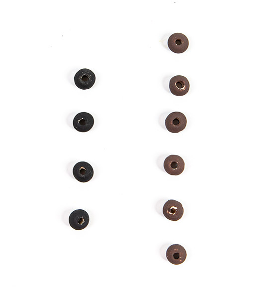 Bienen aus Pompons basteln - Schritt 1 Bienen aus Pompons basteln - Schritt 1