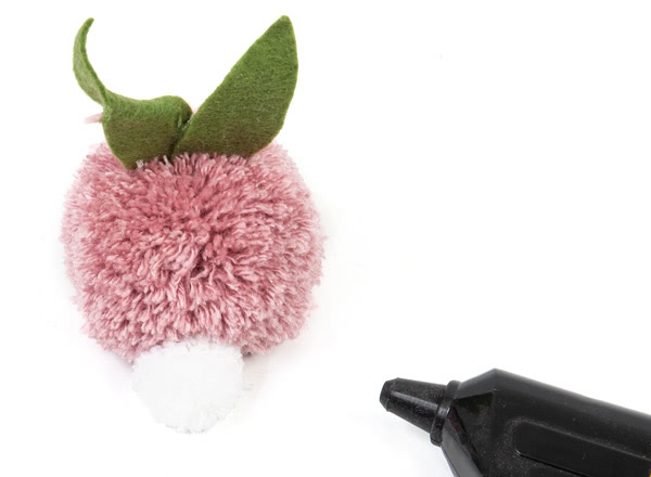 Pompon-Häschen basteln - Schritt 8