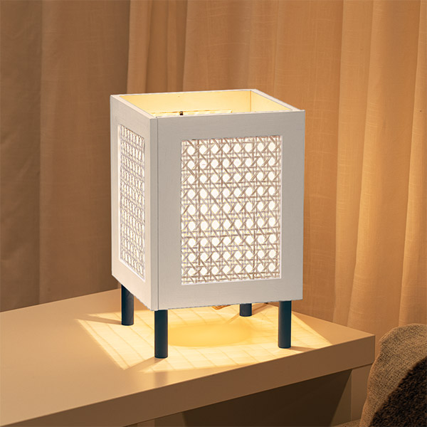 Tischlampe aus Rattan basteln