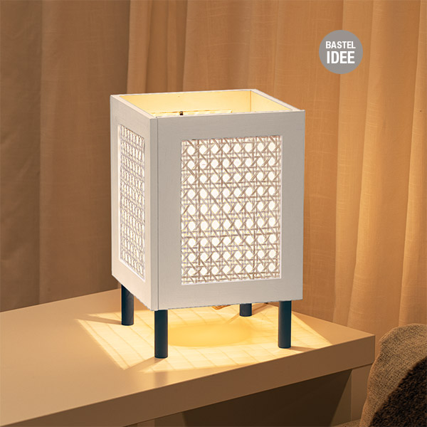 Tischlampe aus Rattan basteln
