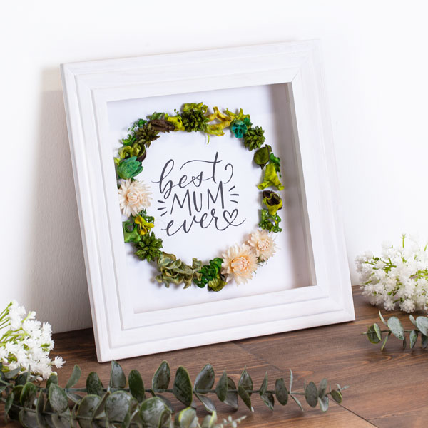 Bilderrahmen mit Trockenblumen basteln