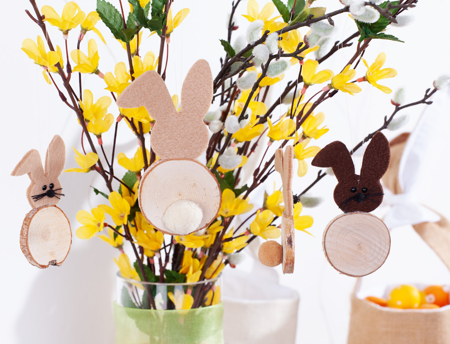 Osterdeko aus Birkenscheiben Osterhasen