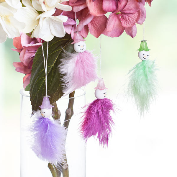 Feder-Blüten-Hänger basteln Feder-Blüten-Hänger basteln