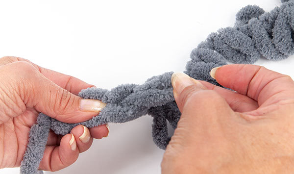 Grundanleitung - Arbeiten mit Schlaufengarn - Schritt 2.2 Grundanleitung - Arbeiten mit Schlaufengarn - Schritt 2.2