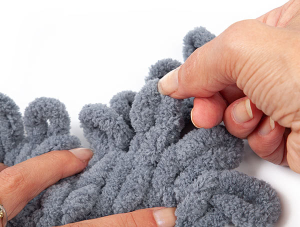 Grundanleitung - Arbeiten mit Schlaufengarn - Schritt 3 Grundanleitung - Arbeiten mit Schlaufengarn - Schritt 3