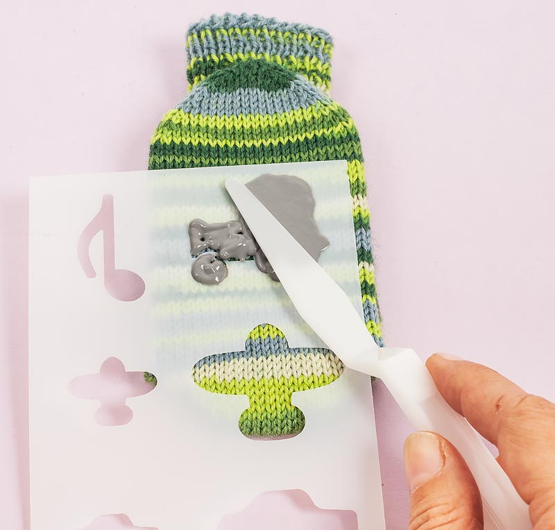 Sockenbremse auftragen - Sockenbremse mit Spatel glatt streichen