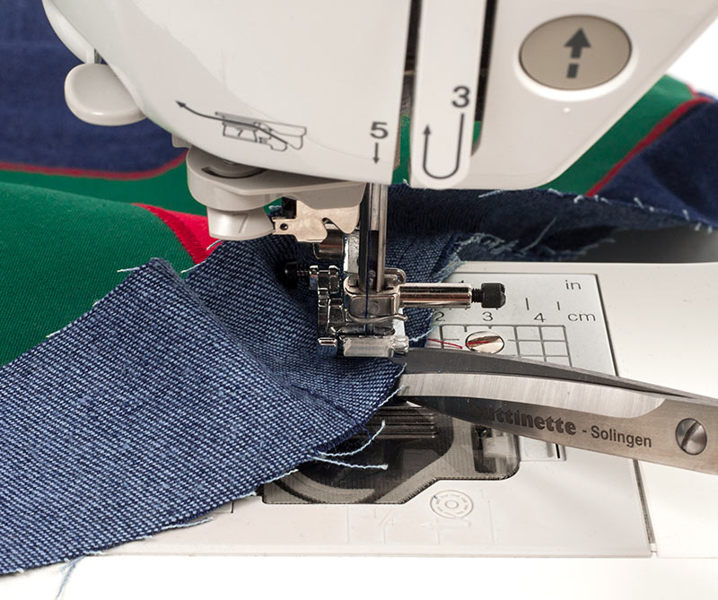 Stadionkissen nähen - Seitenstreifen einschneiden