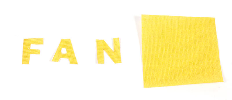 Stadionkissen nähen - Schriftzug ausschneiden