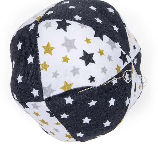 Christbaumkugeln aus Stoff nähen - Schritt 8 Christbaumkugeln aus Stoff nähen - Schritt 8