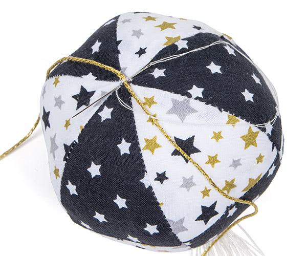 Christbaumkugeln aus Stoff nähen - Schritt 9 Christbaumkugeln aus Stoff nähen - Schritt 9