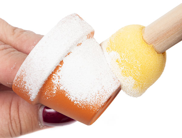 Häschen aus Tontöpfen basteln - Schritt 1 Häschen aus Tontöpfen basteln - Schritt 1