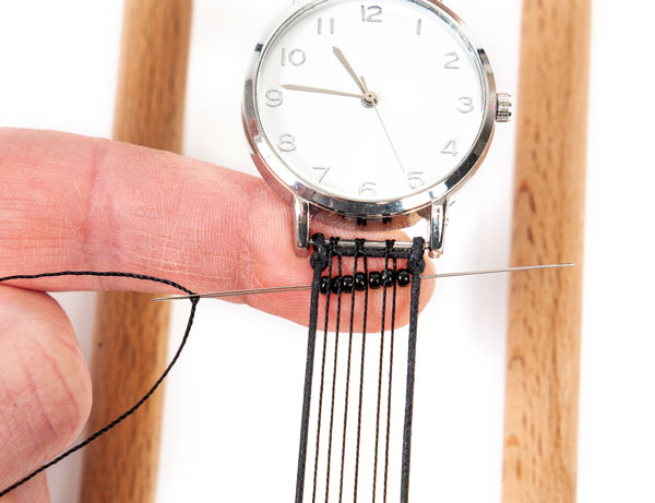 Uhrenarmband mit Perlen weben - Schritt 10 Uhrenarmband mit Perlen weben - Schritt 10