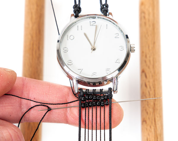 Uhrenarmband mit Perlen weben - Schritt 12 Uhrenarmband mit Perlen weben - Schritt 12