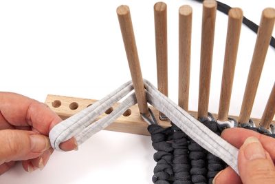 wandbehag-staebchenwebrahmen-schritt12-IMG_7282-400×267