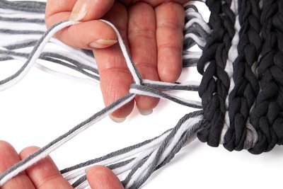 wandbehag-staebchenwebrahmen-schritt18-IMG_7296-400×267