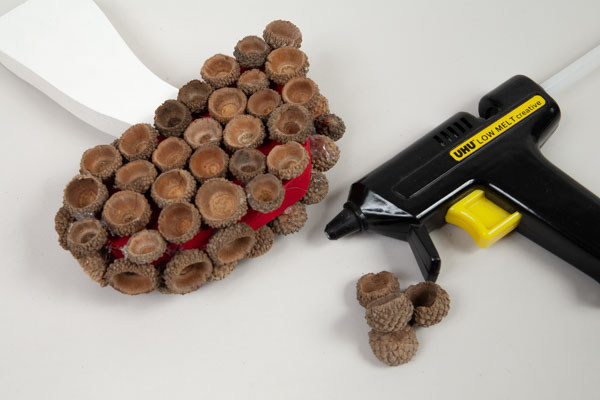 fliegenpilze-aus-naturmaterialien-g_schritt05