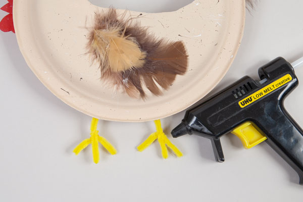 pappteller_huehnerkoerbchen_schritt14