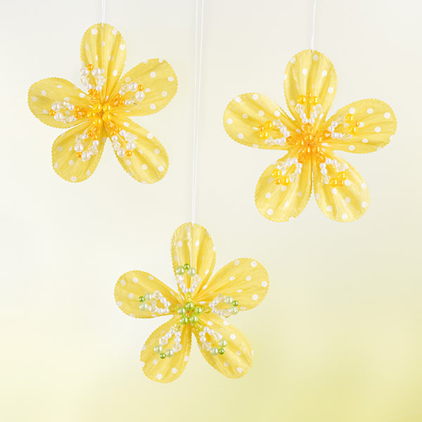 600px_ziehblumen-mit-perlen_schmuckbild